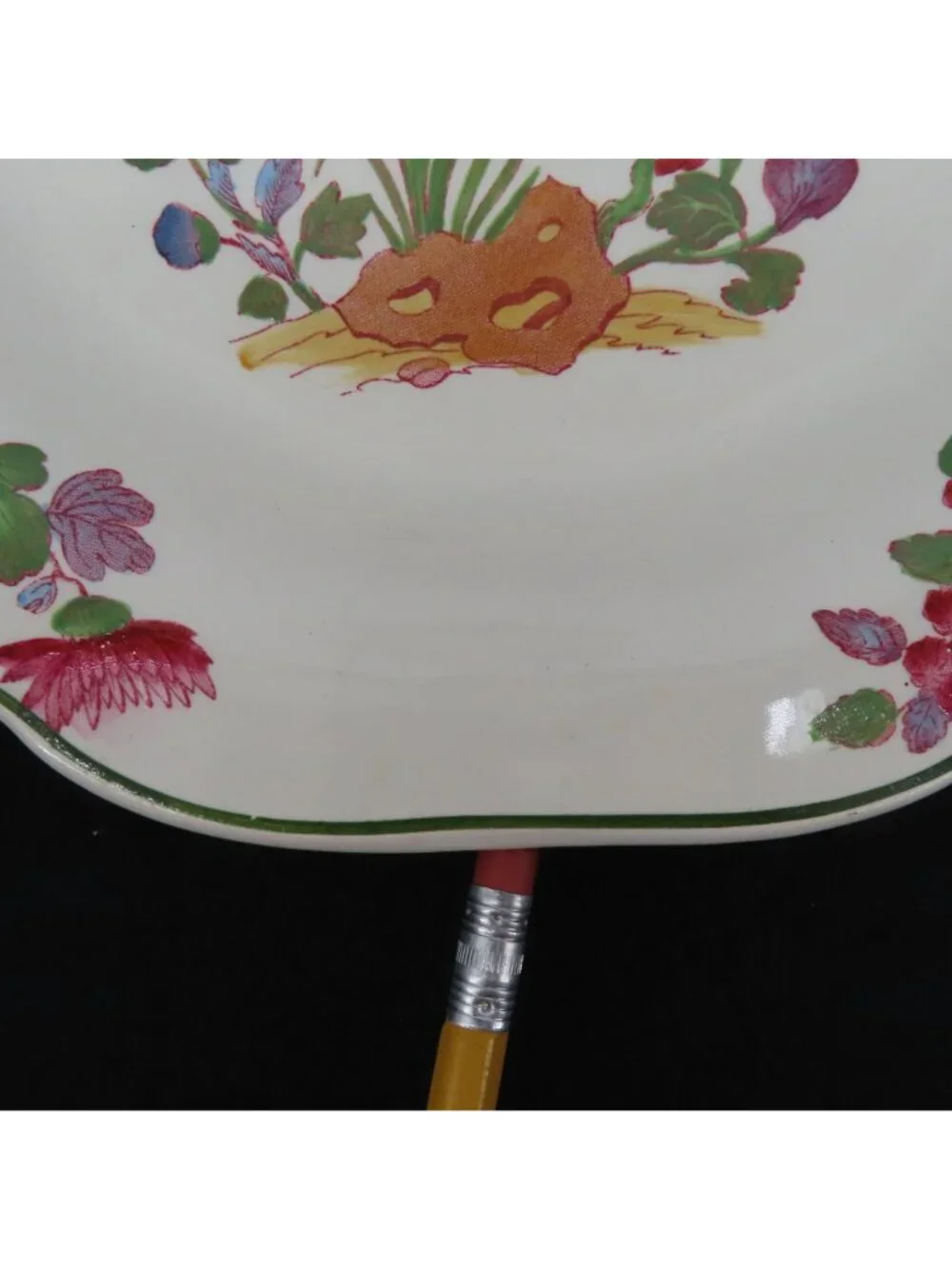 Wedgwood Ethuria England AL5557 Oriental Flower Floral Bird Scallop Edge Plate